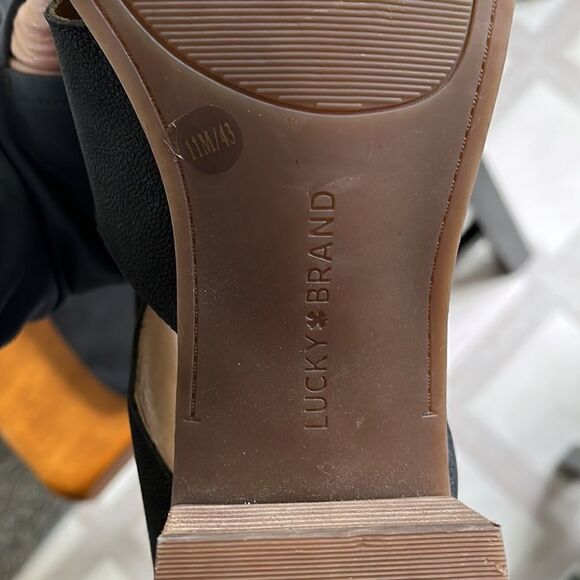 LOVELY LIKE NEW LUCKY BRAND RALWAN BLACK LEATHER CUTOUT BOOTIES SIZE 11 (Euro43) - Picture 9 of 11